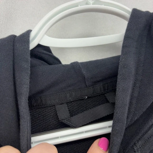 Lululemon All Yours Cropped Hoodie Women’s 6 Black Hooded Sweatshirt Crop - Picture 6 of 11